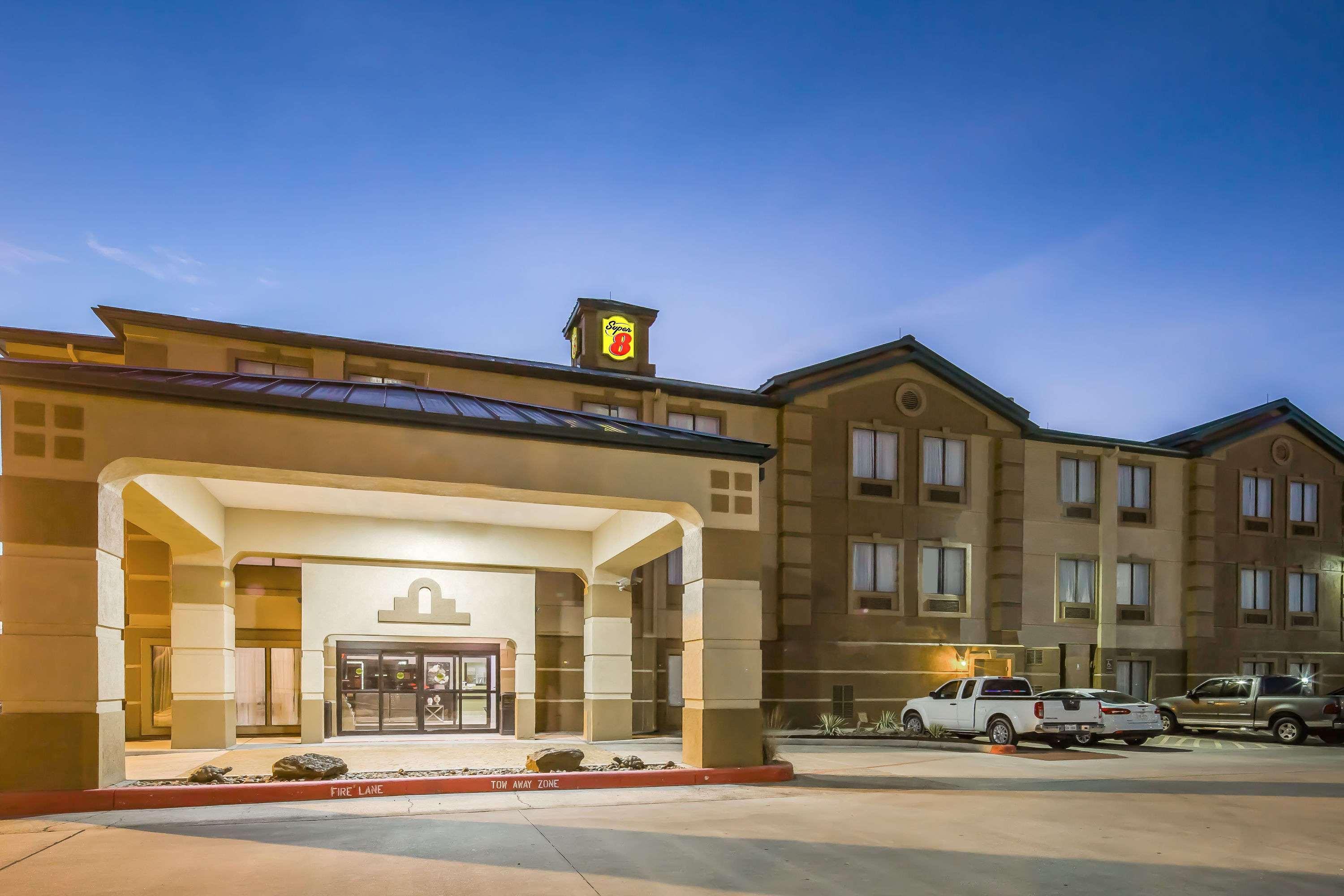Super 8 By Wyndham Port Arthur/Nederland Area Exterior photo